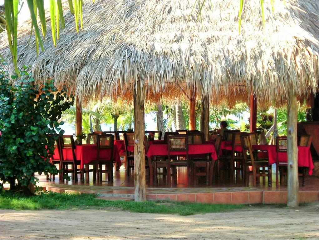 Paraiso Beach Hotel Brig Bay Exterior foto