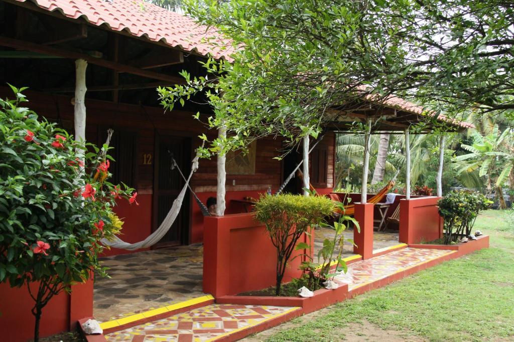 Paraiso Beach Hotel Brig Bay Exterior foto